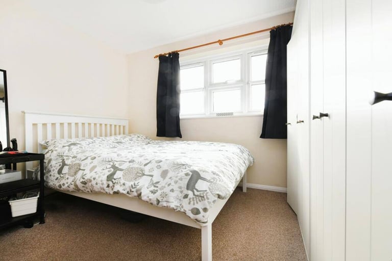 ONE BEDROOM 