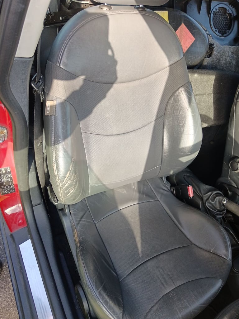 Breaking Mini R50 Cooper 1.6 petrol 2005, chilli red