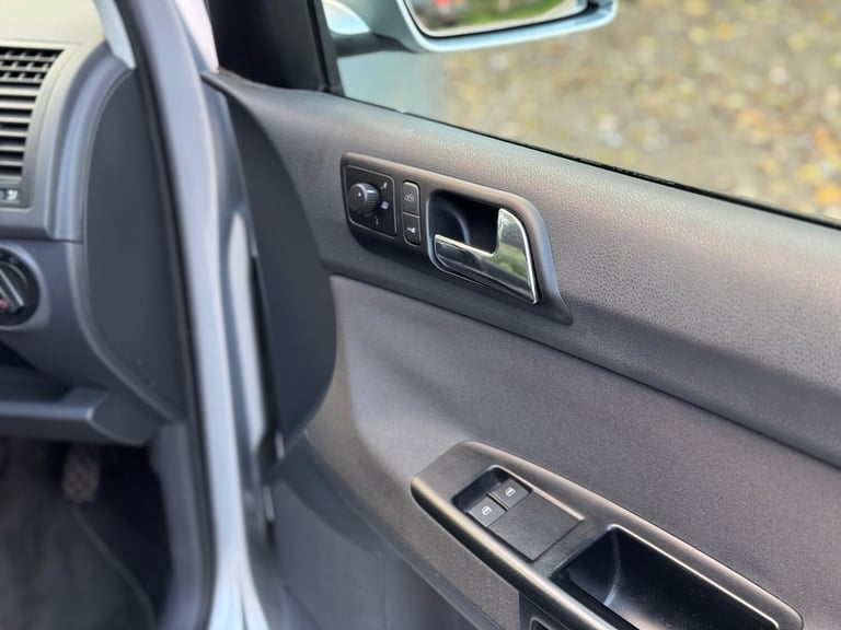 2002 Volkswagen Polo 1.4 SE 75 5dr Auto HATCHBACK Petrol Automatic