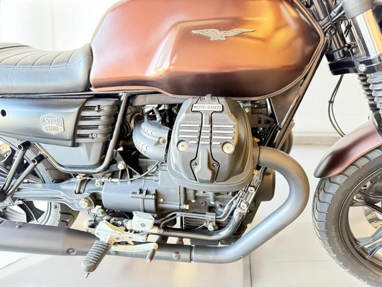 2020 Moto Guzzi V7 744 III Stone Night Pack Euro 4