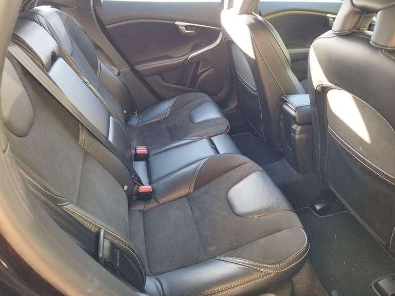 2016 Volvo V40 2.0 D2 R-Design Euro 6 (s/s) 5dr HATCHBACK Diesel Manual