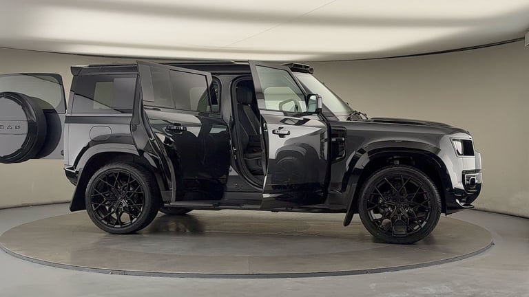 2024 Land Rover Defender 3.0 D250 X-Dynamic HSE 110 5dr Auto ESTATE DIESEL Automatic