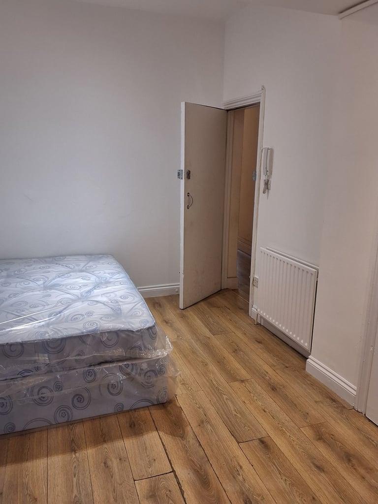 Self contained studio in Bexley!