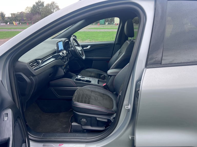 2023 Ford Kuga 2.5 EcoBoost Duratec 14.4kWh ST-Line X SUV 5dr Petrol Plug-in