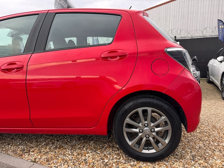 2014 Toyota Yaris 1.33 VVT-i Icon+ 5dr HATCHBACK Petrol Manual