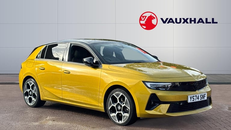 image for 2024 Vauxhall Astra 1.6 Plug-in Hybrid Ultimate 5dr Auto Hatchback Hatchback Hybrid Automatic