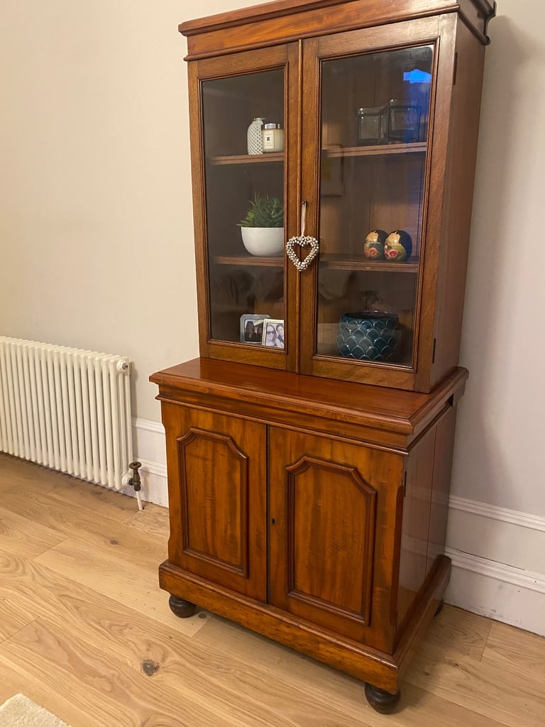 Antique dresser/display unit 