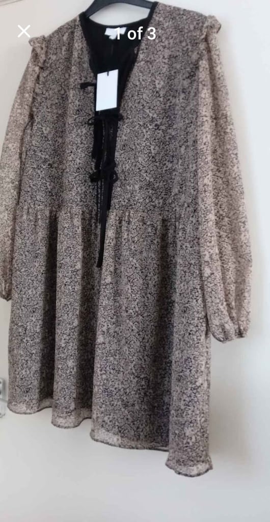 LADIES DRESS SIZE 18