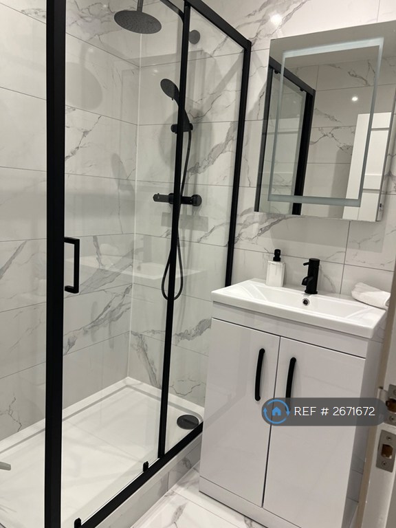 1 bedroom flat in Redfern Close, Cambridge, CB4 (1 bed) (#2671672)