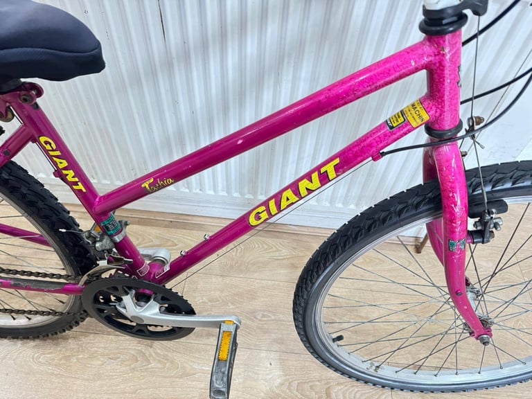 26inch Giant Tachia mountain bike in good condition All fully working 