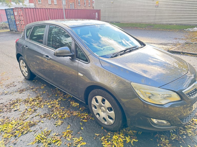 Vauxhall, ASTRA, Hatchback, 2012, Manual, 1598 (cc), 5 doors