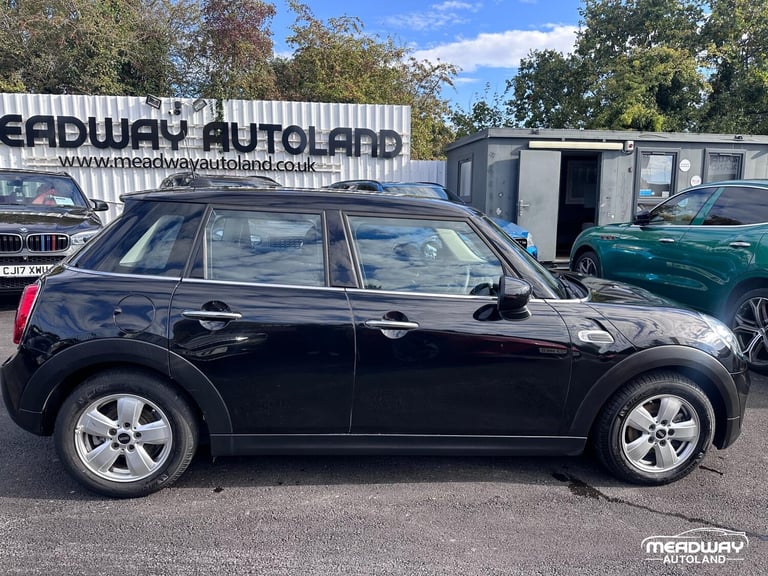 2020 MINI Hatch 1.5 Cooper Classic Euro 6 (s/s) 5dr HATCHBACK Petrol Manual