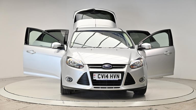 2014 Ford Focus 1.6 TDCi Zetec Euro 5 (s/s) 5dr HATCHBACK Diesel Manual