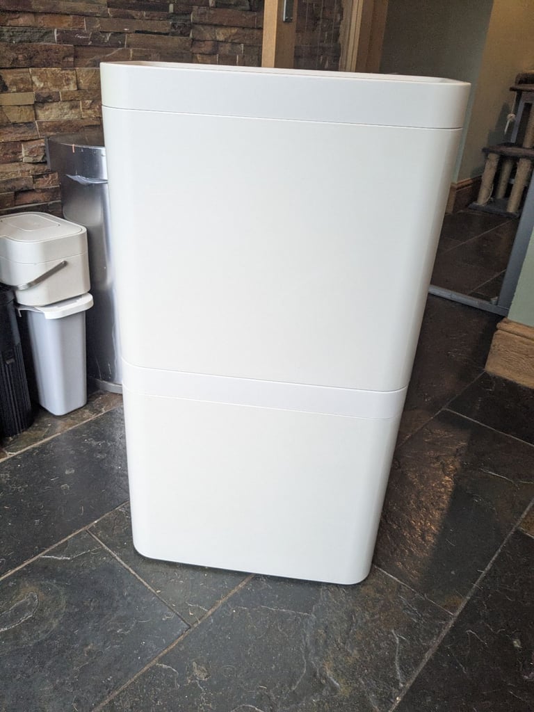 Joseph Joseph kitchen bin very good condition