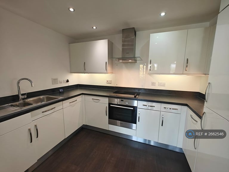 2 bedroom flat in Asperand House, Poole, BH12 (2 bed) (#2662546)