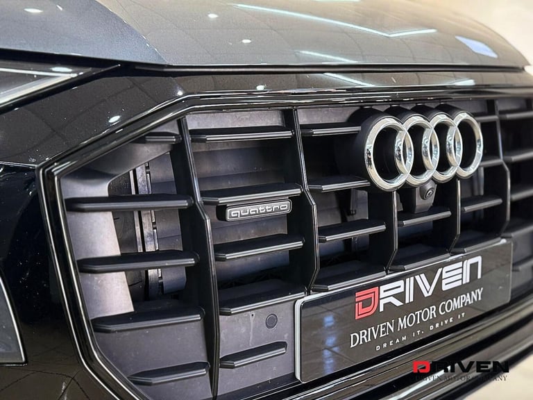 STUNNING ! 2021 AUDI Q8 S-LINE 50 BiTURBO BLACK EDITION 3.0 TDI + FREE DELIVERY!