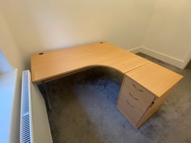 Corner desk and drawers