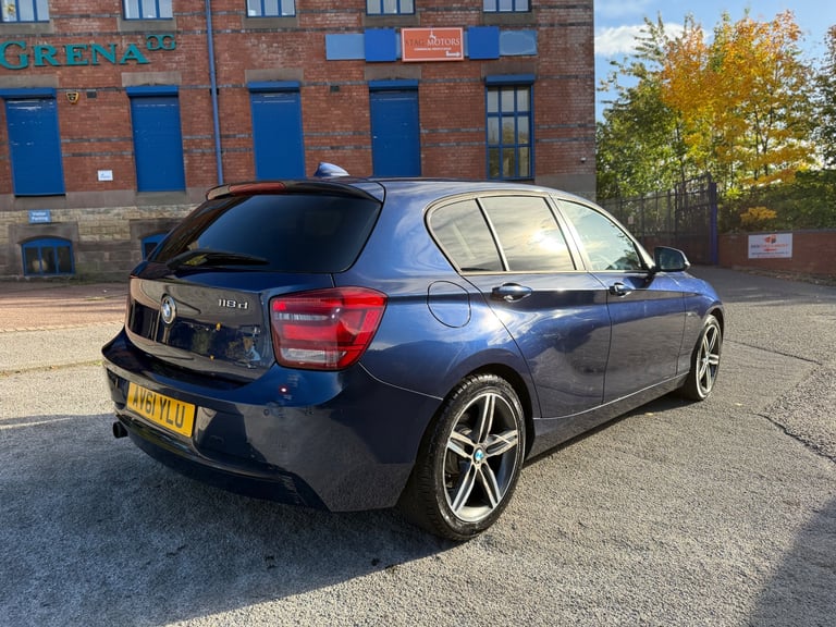 BMW, 1 SERIES, Hatchback, 2011, Manual, 1995 (cc), 5 doors