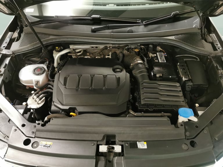 2021 Volkswagen Tiguan 2.0 TDI R-Line SUV 5dr Diesel DSG Euro 6 (s/s) (150 ps) - KEYLESS ENTRY - ...