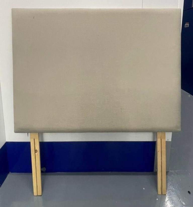 *BARGAIN: Double size bed, includes mattress and headboard