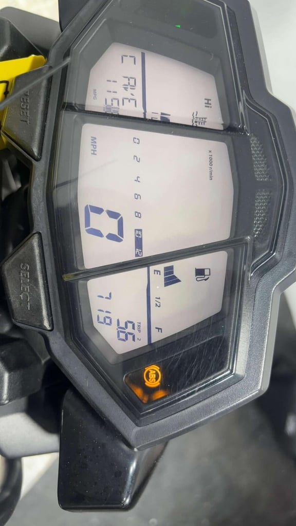 Yamaha MT-[Phone number removed]K 1 OWNER WARRANTY SERVICED 125CC LEARNER BIKE
