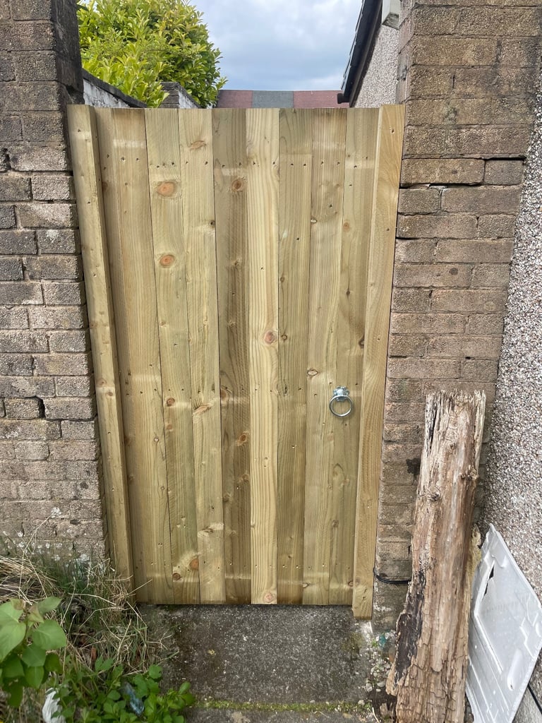 Fence and gate