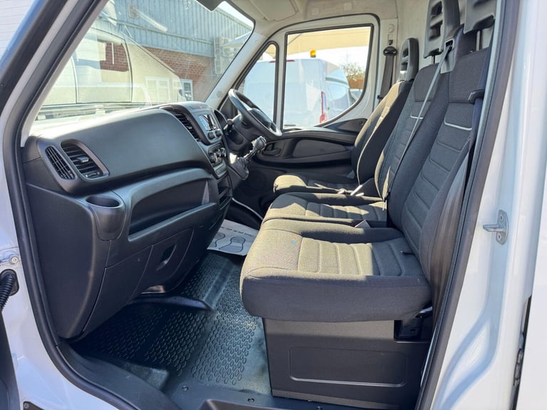 2023 Iveco Daily 2.3D HPI 14V 35S 3520 MWB High Roof Euro 6 (s/s) 5dr PANEL VAN Diesel Manual