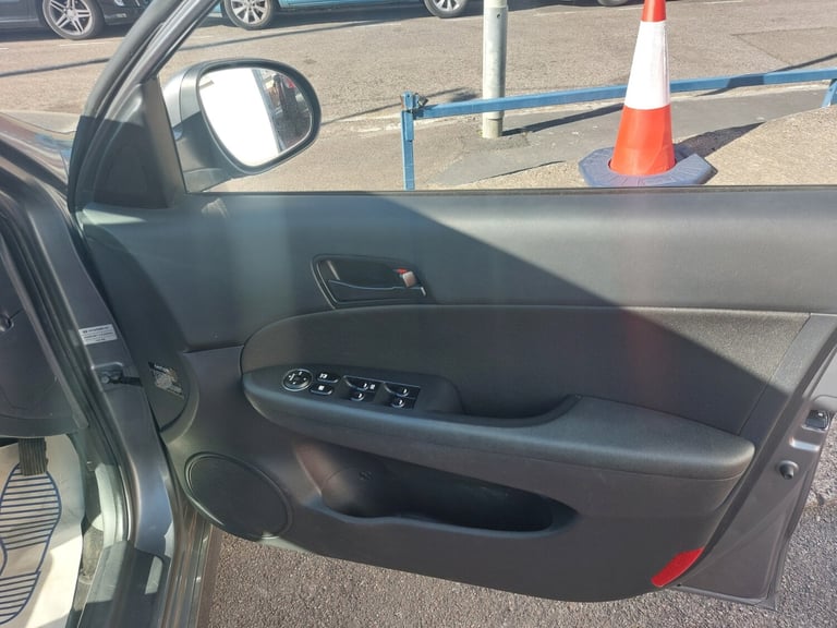 2011 Hyundai i30 1.6 CRDi Comfort 5dr HATCHBACK Diesel Manual