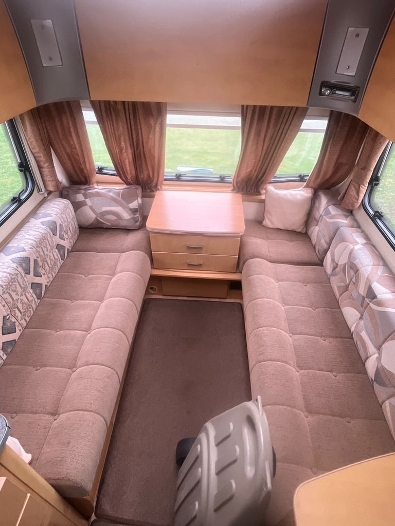 2011 caravan Bailey 4 berth inc motor mover & accessories