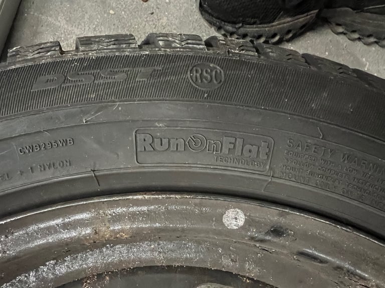 4 x BMW Wheels With Dunlop winter tyres 205 / 55 R 16 