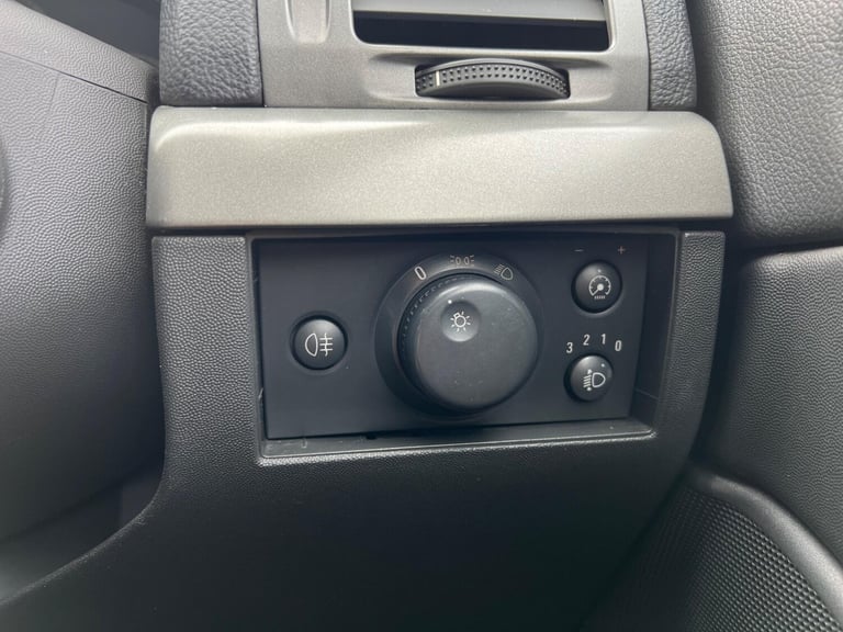 2008 Vauxhall Vectra 1.8 VVT Life 5dr HATCHBACK Petrol Manual
