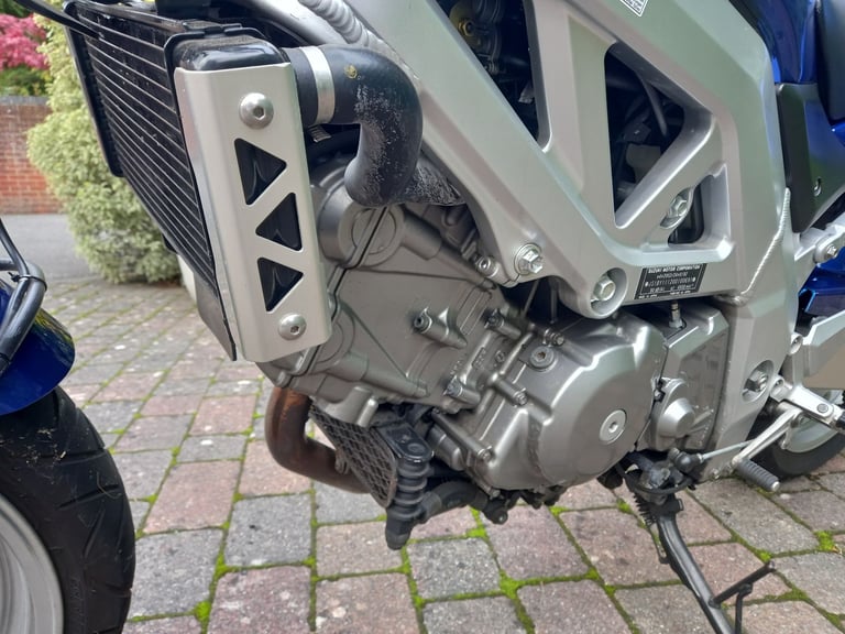 Suzuki SV650 k4 2004 19830 miles One Lady Owner