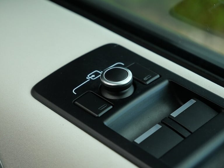 2017 Land Rover Discovery 3.0 TD6 HSE 5dr Auto ESTATE DIESEL Automatic