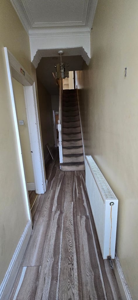 3 bedrooms Fully Refurbished House to Rent. 