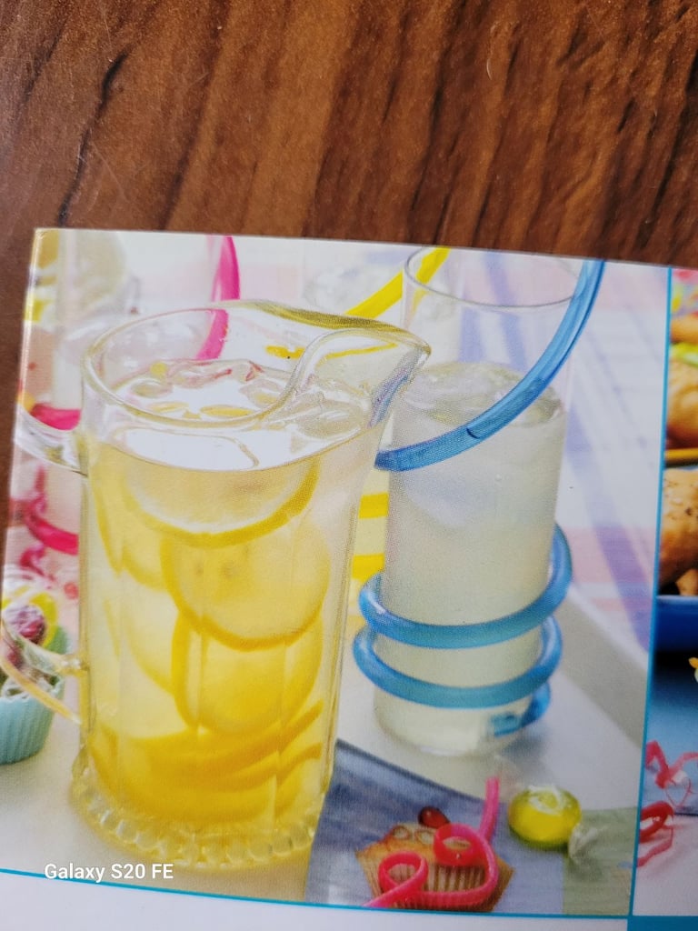  Preloved Kids' Cakes & Party Food Cookbook - Over 100 Triple-Tested Recipes!