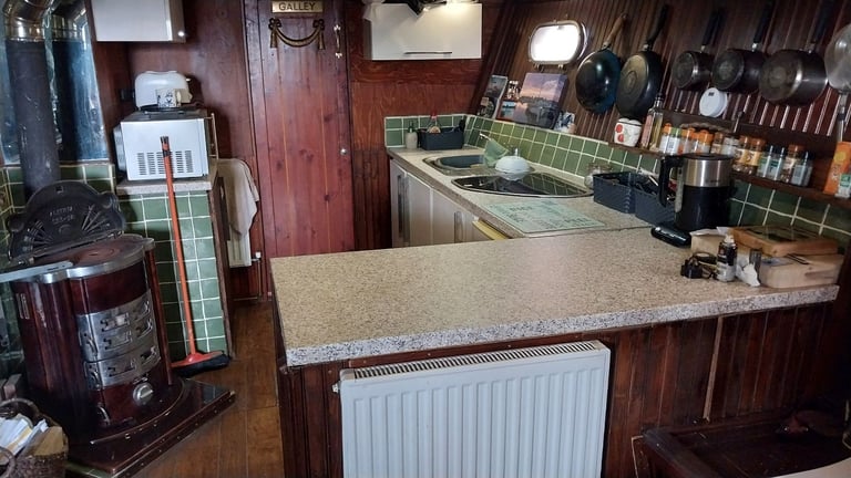 Bruce Roberts 50ft livaboard steel boat