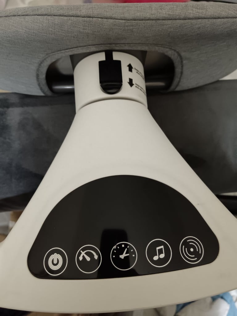 AS NEW Electric Baby Bouncer Swing with Remote Control and Charger 