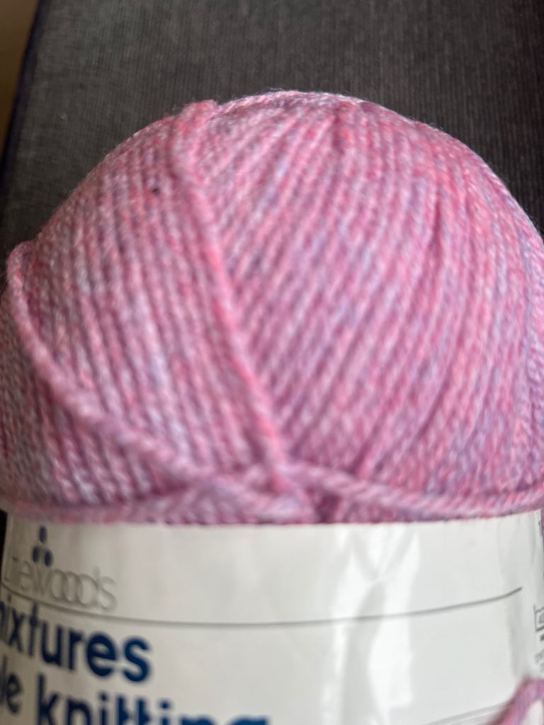 Littlewoods Double Knitting Yarn – Pink Mix (100g ball)