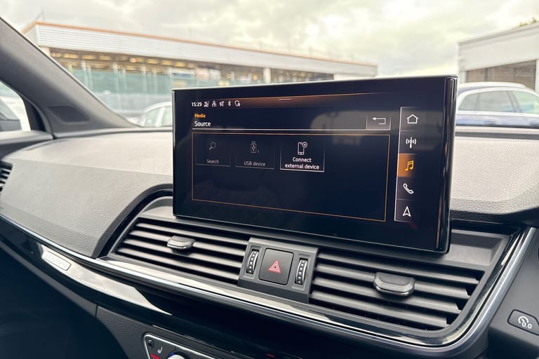 2022 Audi Q5 Edition 1 40 TDI quattro 204 PS S tronic SUV DIESEL Automatic