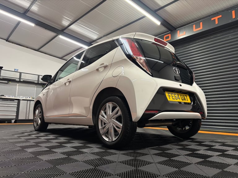 2014 Toyota AYGO 1.0 VVT-i X-Pression 5dr x-shift HATCHBACK Petrol Manual
