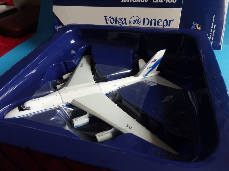 Gemini Jets 1:400 Scale GJVDA1942  Antonov 124-100  Volga Dnepr  RA-82078 