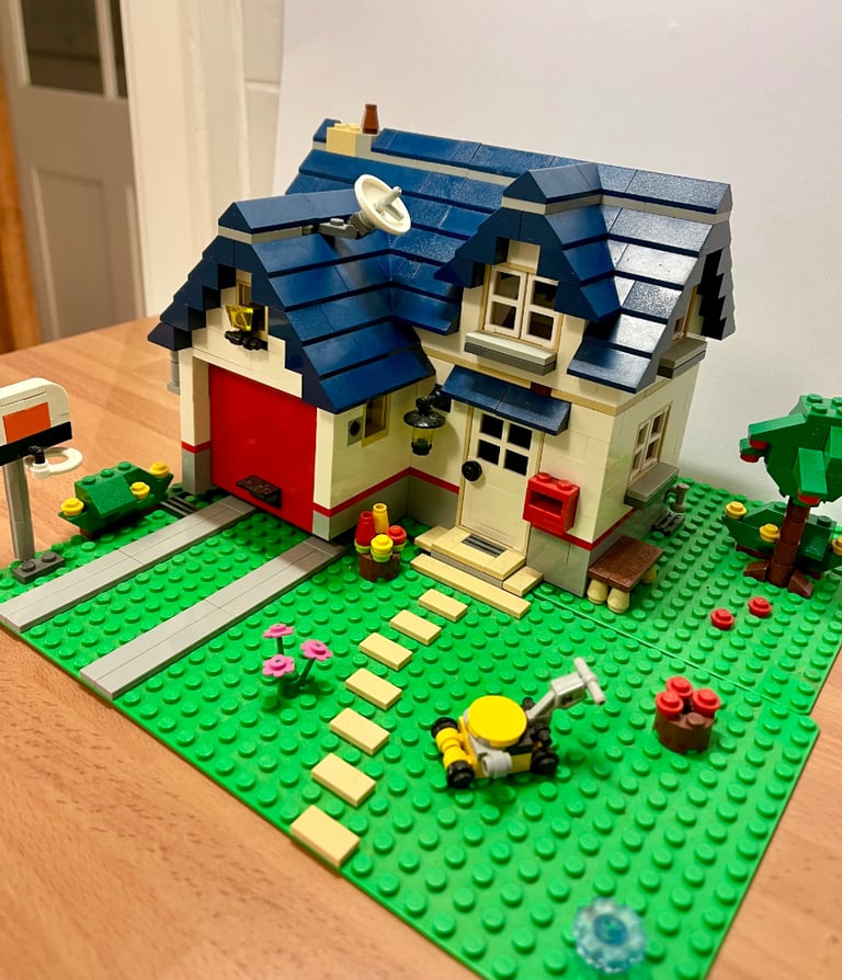  LEGO Creator 5891 House with Garage : LEGO: Toys & Games