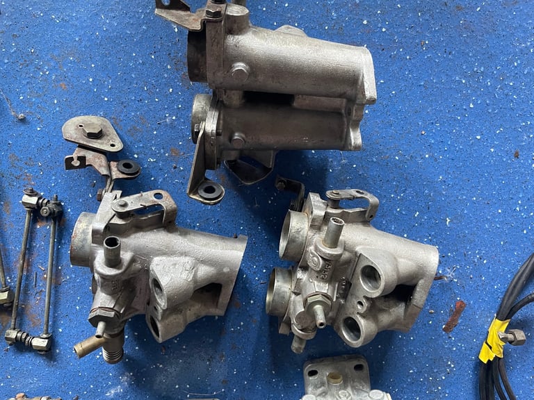 Triumph 2500 Lucas injection system