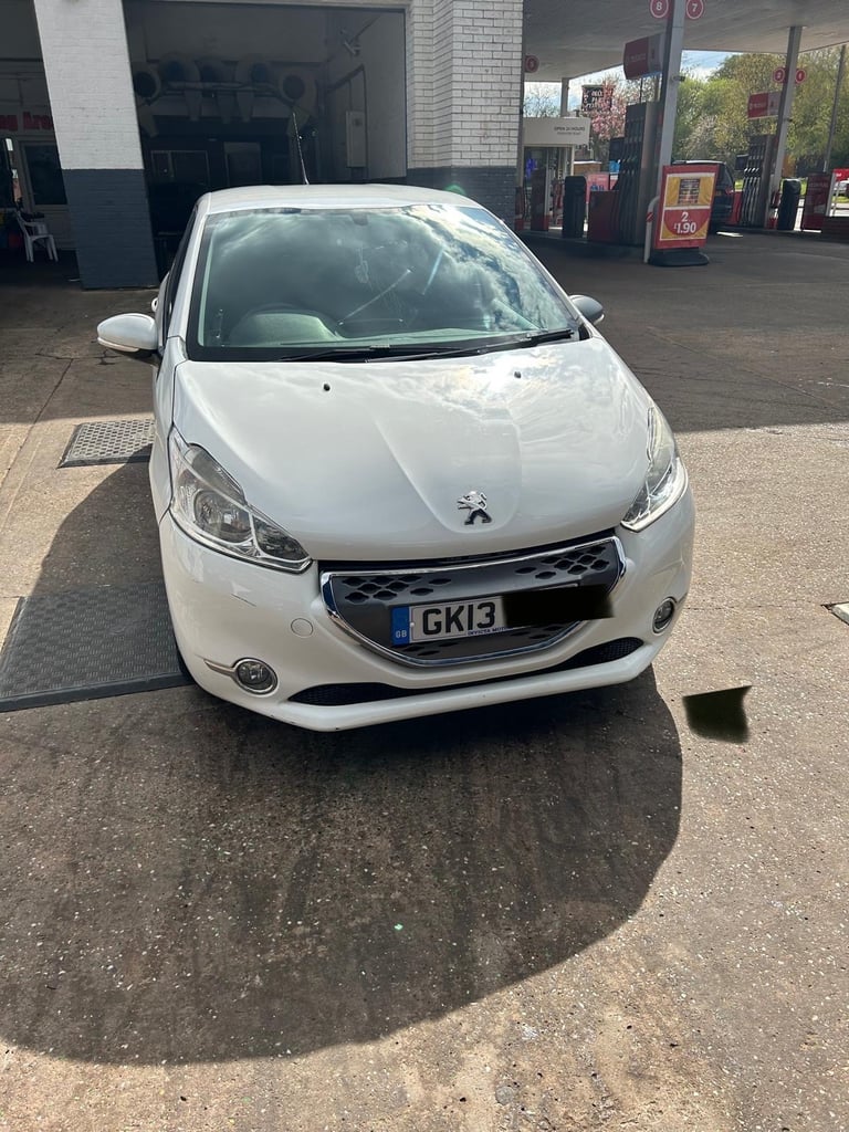 Peugeot, 208, Hatchback, 2013, Semi-Auto, 1398 (cc), 5 doors