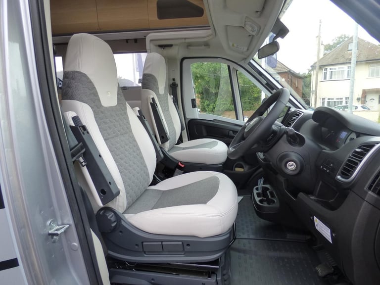 Adria Coral 670 DL 60Y DIESEL AUTOMATIC 2025