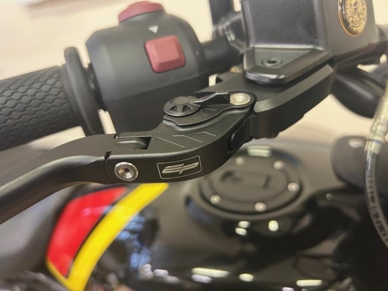 ROYAL ENFIELD GUERRILLA 450  **1460mls**