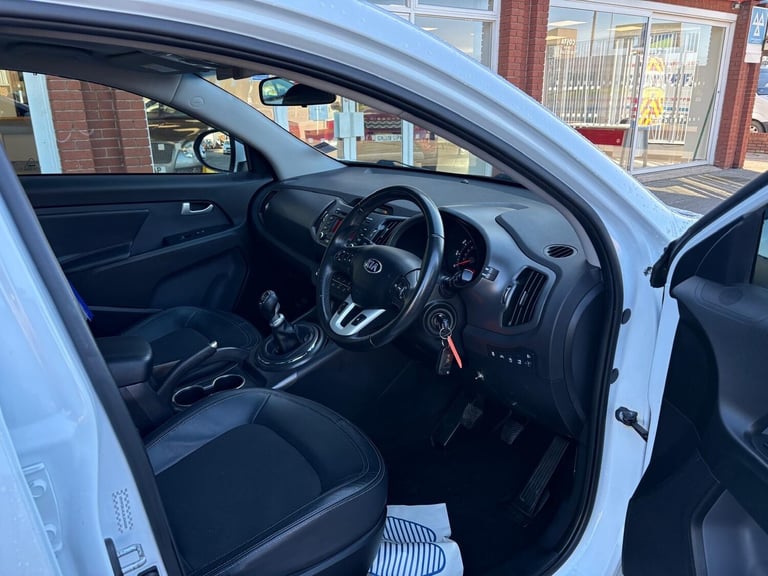2013 Kia Sportage 1.6 GDi ISG 2 5dr ++ TWIN SUNROOF / HALF LEATHER / ULEZ ++ ESTATE Petrol Manual