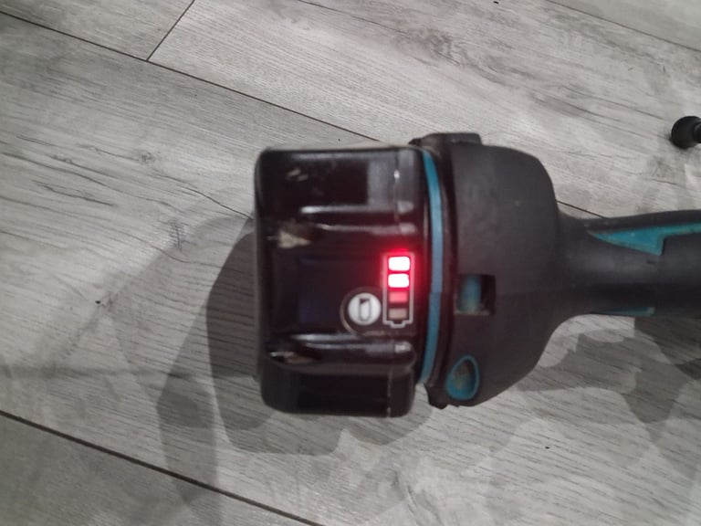 Makita 18v lxt brushless dhp486 have duty combi drill with genuine battery and charger 