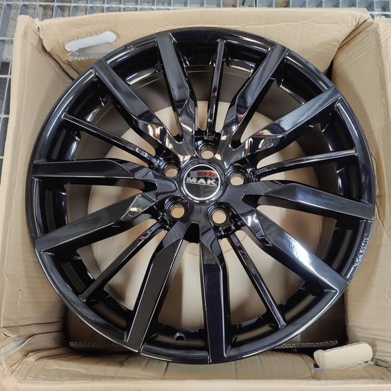 20" Mak Barbury alloy wheel suitable for a Range Rover Sport, Land Rover Discovery Etc