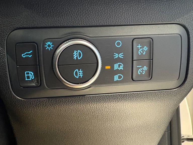 2022 Ford Kuga 2.5 Duratec 14.4kWh Vignale SUV 5dr Petrol Plug-in Hybrid CVT Euro 6 (s/s)  HATCHB...